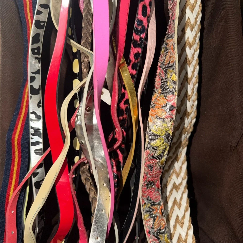 SOLD❗️Colorful Assorted Keychains - Picture 2 of 2